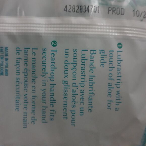 (2) Gillette Simply Venus Disposable Razors - 9 Per Pack (18 Total) 2 Blades NEW - Picture 2 of 10